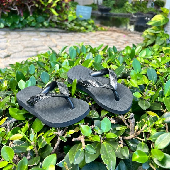 Havaianas flip flop & Locals flip flop (2 flip flops) - Picture 7 of 11